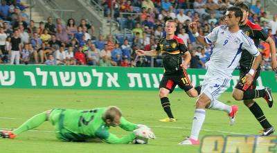 מוחמד כליבאת מוצא את השוער סלס מוכן (משה חרמון)
