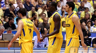 ליאור אליהו, שון ג´יימס ויוגב אוחיון רגועים בסיום (שי לוי)