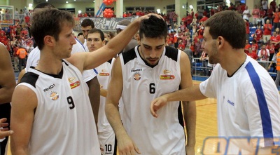 בן רייס מקבל ברכות (יוסי ציפקיס)