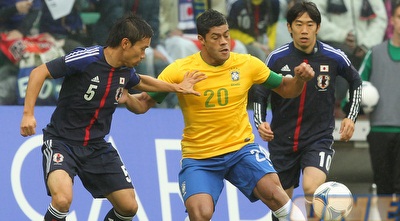 האלק מכדרר בין קגאווה לנגאטומו (GettyImages)