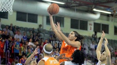 קרפלס עולה לסל (יניב גונן)