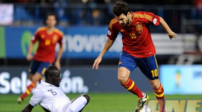 ססק פברגאס מתקשה מול ממאדו סאקו (GettyImages)