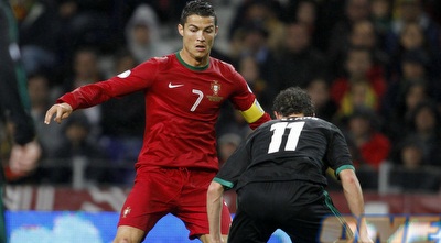 רונאלדו מול אוואנס. הפורטוגלים מביכים בינתיים (רויטרס)