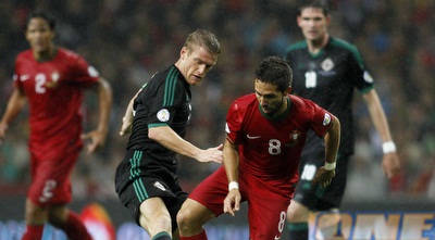 מוטיניו נאבק בדייויס (רויטרס)