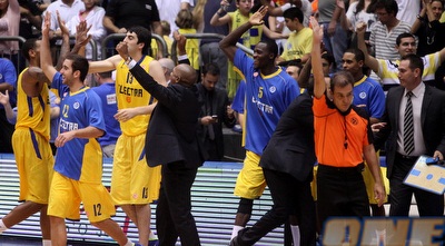 הספסל של מכבי בטירוף (יוסי ציפקיס) הספסל של מכבי בטירוף (יוסי ציפקיס)