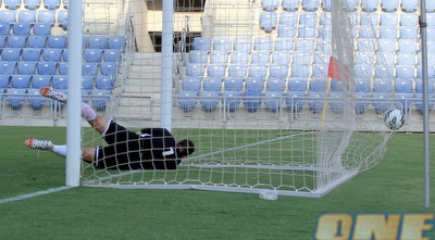 הכדור של שקלים ברשת של אברבאנל (יניב גונן) הכדור של שקלים ברשת של אברבאנל (יניב גונן)