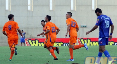 אלקסלסי חוגג (יניב גונן) אלקסלסי חוגג (יניב גונן)