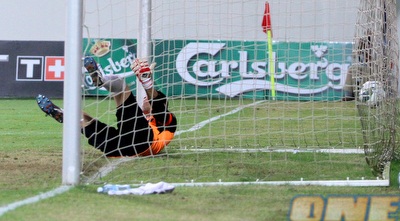 גל ניר מופתע (יניב גונן)