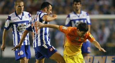 מסי מסתובב על מרצ´נה בדרך לשער  (רויטרס)