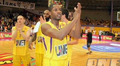 ג´רום דייסון. חולון מקווה לנס (משה חרמון)