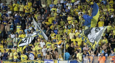 אוהדי מכבי ת&qout;א בעכו. 3,000 אוהדים נסעו 130 ק&qout;מ (יוסי ציפקיס)