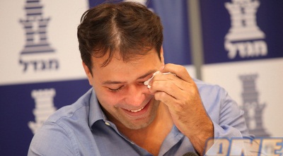 אריק זאבי (יוסי ציפקיס) אריק זאבי (יוסי ציפקיס)