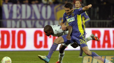 ג´רמיין דפו לא מסתדר עם הגנת מאריבור (רויטרס)