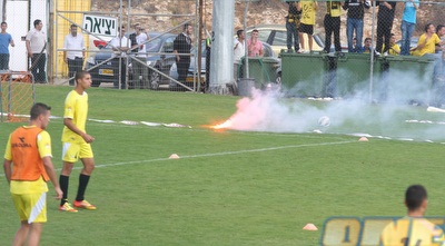 רימון עשן באימון בית&qout;ר (גיא בן זיו)