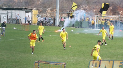 רימון עשן באימון בית&qout;ר (גיא בן זיו)