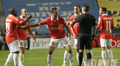 גרינפלד שולף אדום לתמוז בטדי (משה חרמון)