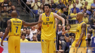 לוגאן, שרמאדיני והיקמן. באו להריץ עלינו דאחקות (יוסי ציפקיס)