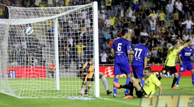 הכדור בשער של גל ניר (יניב גונן)