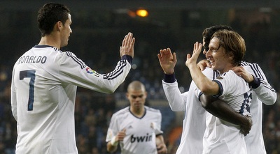 מודריץ&acute; ורונאלדו חוגגים. טיול קליל בבית (רויטרס)