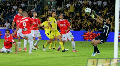 סנאמו הודף את הנגיחה של באדיר (משה חרמון)