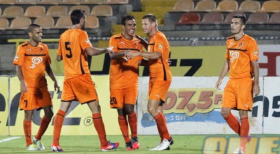 איבסקביצ´יוס חוגג עם החברים (יוסי ציפקיס) איבסקביצ´יוס חוגג עם החברים (יוסי ציפקיס)