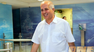 אבי לוזון (יניב גונן)