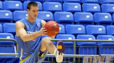 ניק קיינר מדלי. אפשר לוותר עליו כבר? (משה חרמון)