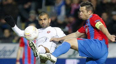 פאבל הורבאת נאבק בסלים טועמה (רויטרס)