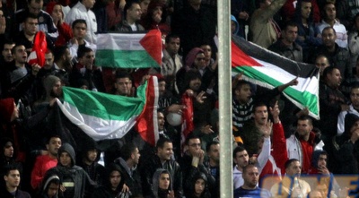 אוהדי סכנין הגיעו מצויידים לדוחא (יניב גונן)