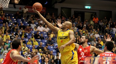 דווין סמית´ בדרך לסל מול גלבוע/גליל (שי לוי)