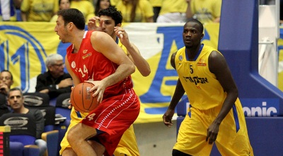 יניב גרין מול ליאור אליהו ושון ג´יימס (שי לוי) יניב גרין מול ליאור אליהו ושון ג´יימס (שי לוי)