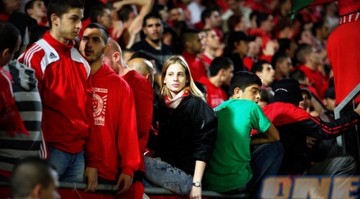 אוהדי הפועל ת&qout;א. צודקים במחאה שלהם (יוסי ציפקיס)