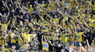 אוהדי מכבי ת&qout;א. גם הצהובים נענשו (יוסי ציפקיס)