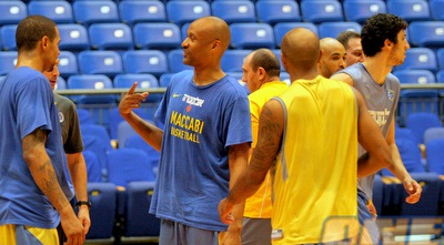 דווין סמית´: &qout;נצטרך להיות במיטבנו&qout; (משה חרמון)