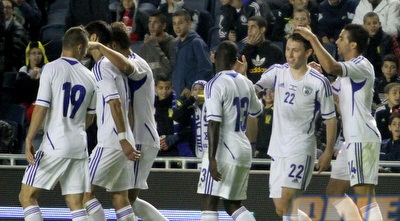 הנבחרת חוגגת את השני (יניב גונן)