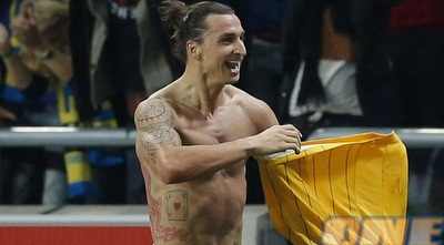 זלאטן בטירוף אחרי המספרת (רויטרס)