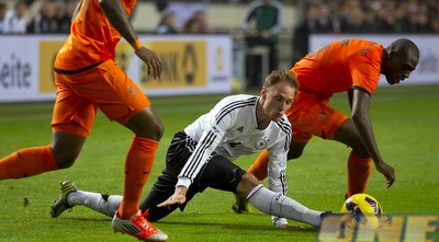 הוודס מפגין גמישות (רויטרס)