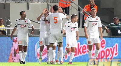 ננאד מרינקוביץ´ חוגג עם חבריו (שי לוי) ננאד מרינקוביץ´ חוגג עם חבריו (שי לוי)