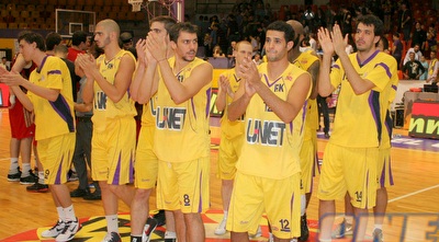 שחקני חולון מודים לקהל (משה חרמון)