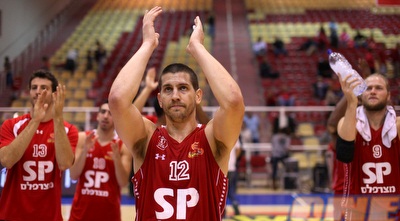 מתן נאור. גם הוא לקח קשה את הדברים (יוסי ציפקיס)