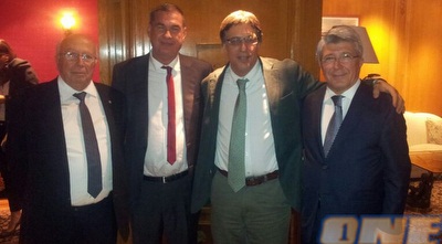 חיים רמון עם אלון בר (צביקה הלפרין, אתר הפועל ת&qout;א) (ONE)