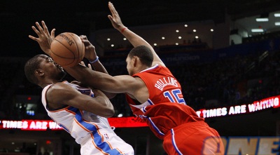 קולינס מול דוראנט. הצגה של KD (רויטרס) קולינס מול דוראנט. הצגה של KD (רויטרס)