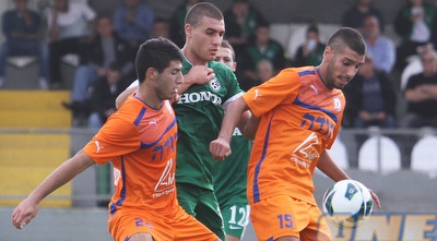 תומר ששונקר עם הכדור (עמית מצפה)