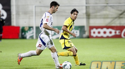 זיו לא מצליח לעצור את אוסטויינד. ההגנה חייבת להשתפר (יוסי ציפקיס) זיו לא מצליח לעצור את אוסטויינד. ההגנה חייבת להשתפר (יוסי ציפקיס)