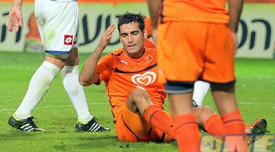 אביב חדד מתוסכל לאחר ההחמצה (משה חרמון)