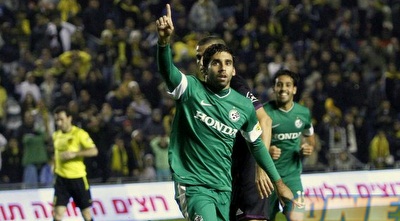 עזרא חוגג (יוסי ציפקיס)