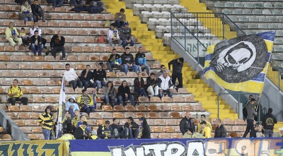 אוהדי מכבי ת&qout;א הבודדים בקריית אליעזר (עמית מצפה)