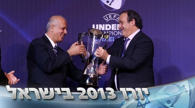 מישל פלאטיני ואבי לוזון (יוסי ציפקיס)