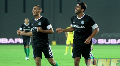 לירוי צעירי ואיסמעיל ריאן מאושרים (יניב גונן)