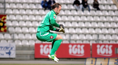 דני עמוס. החלים מפציעה (משה חרמון)